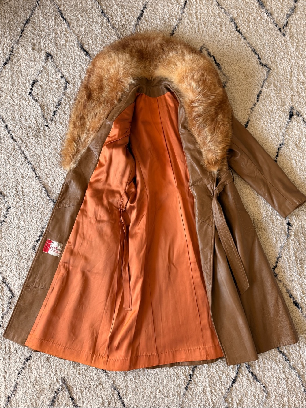 Women's Vintage 70s Brown Leather Trench Coat with Fox Fur Collar - Picture 4 of 7